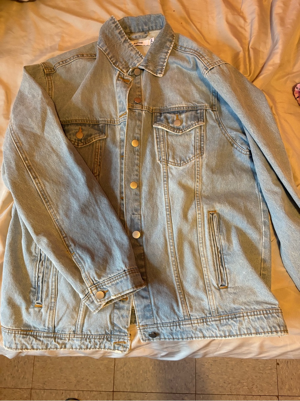 Light Wash Denim Jacket - women’s Casual Outerwear